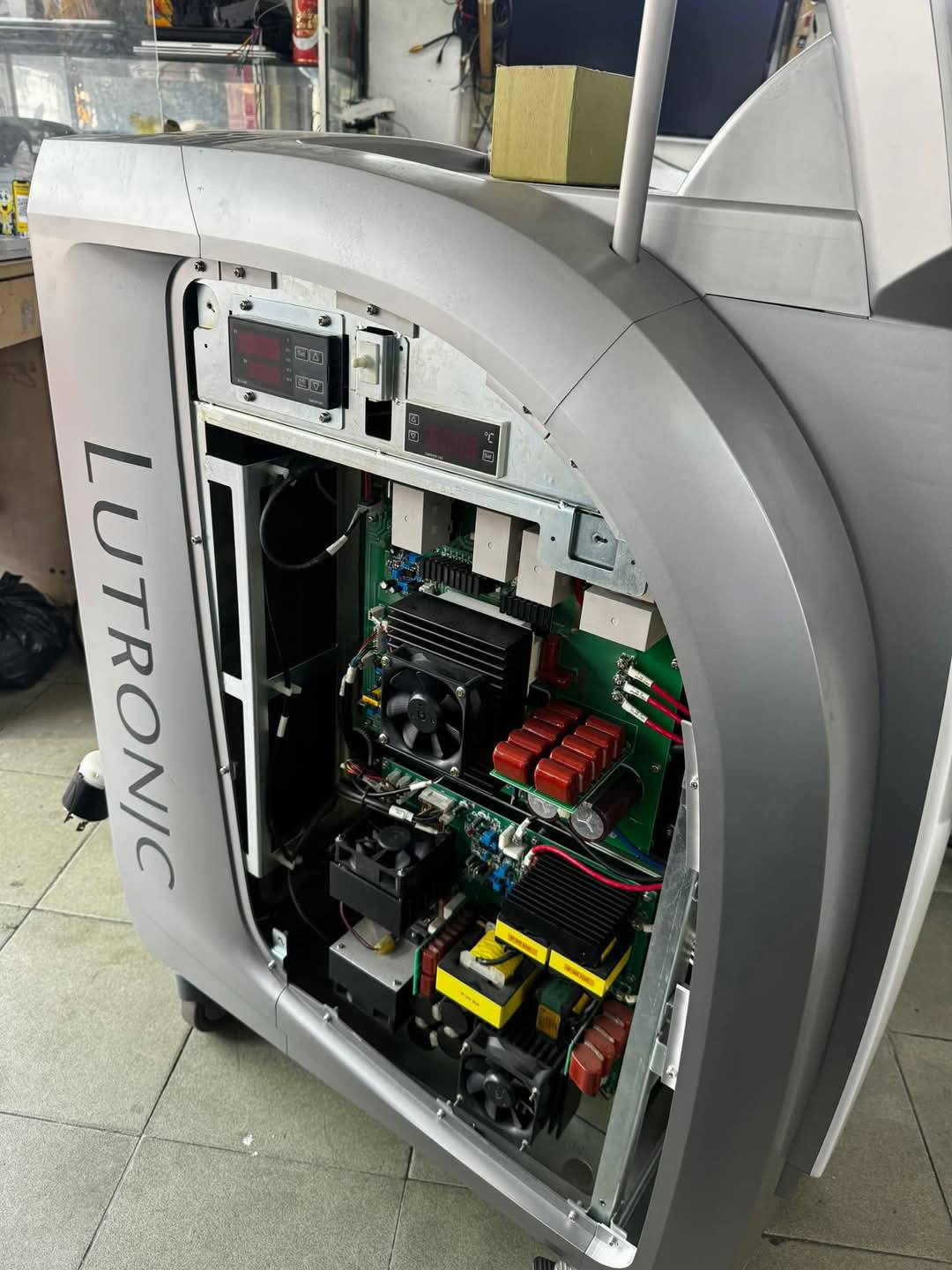 bảo hành máy laser tại spa khách hàng 